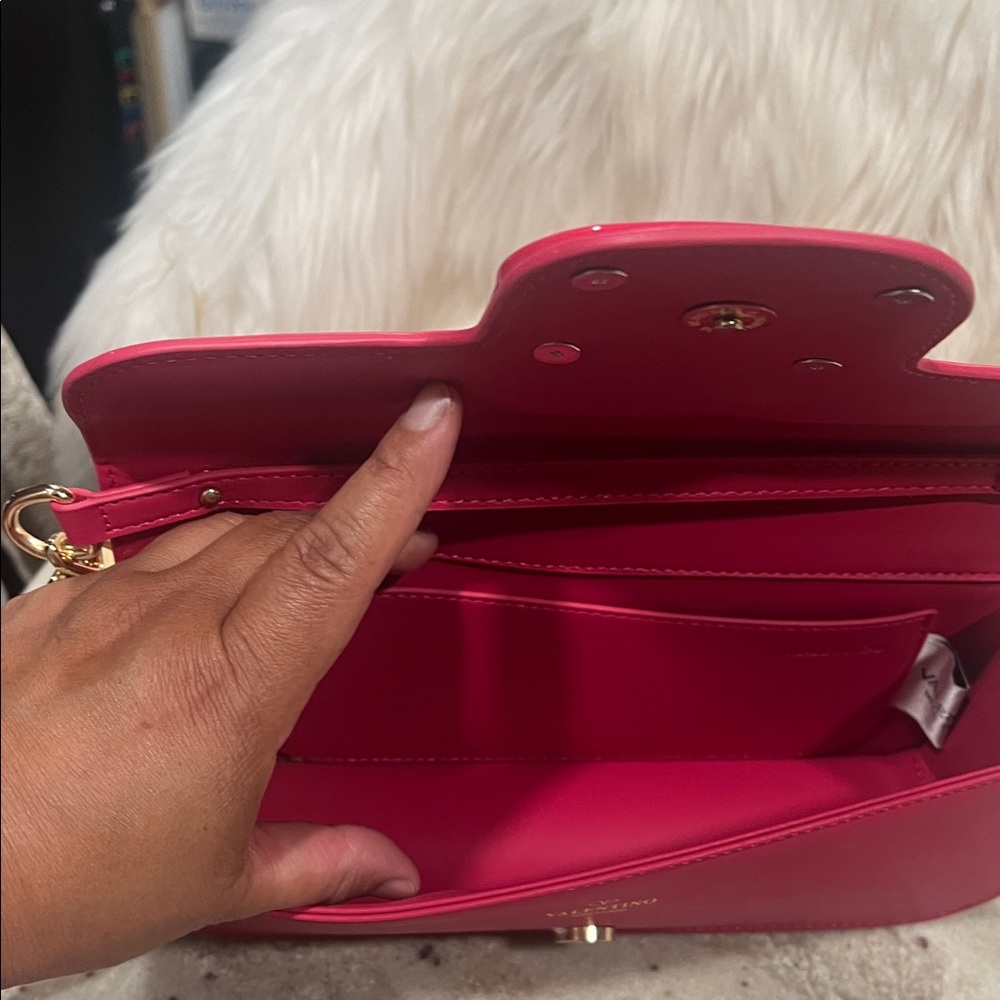 Valentino Garavani Pink VLogo Chain Shoulder Clutch - Picture 8 of 9